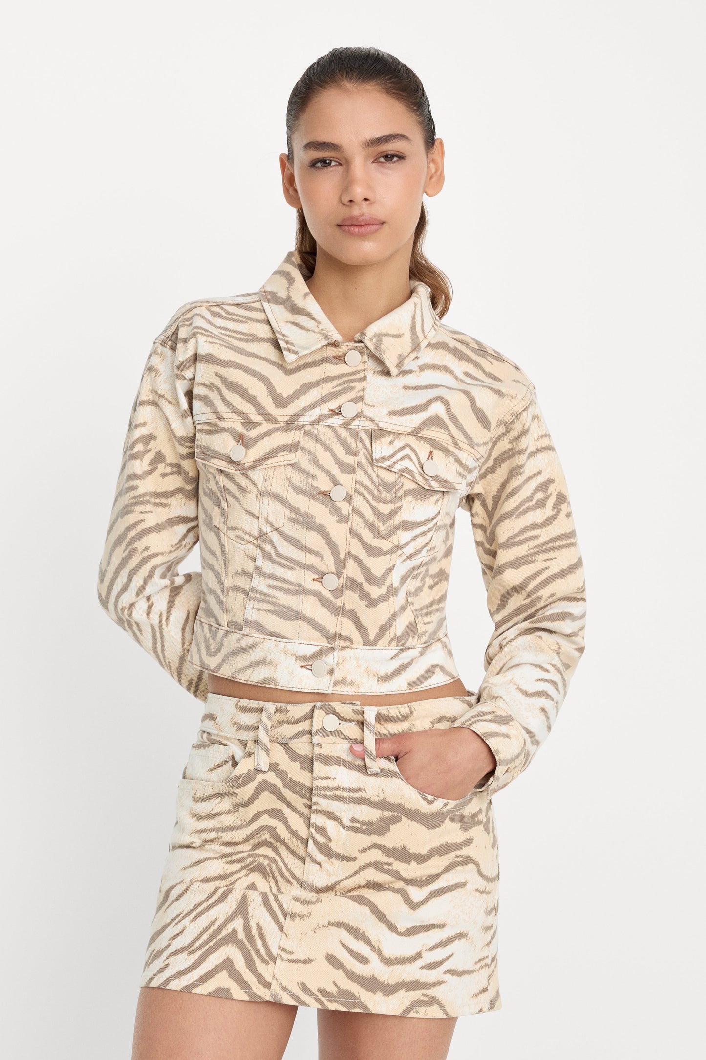 ESSENTIAL CROP DENIM JACKET | BROWN TIGER